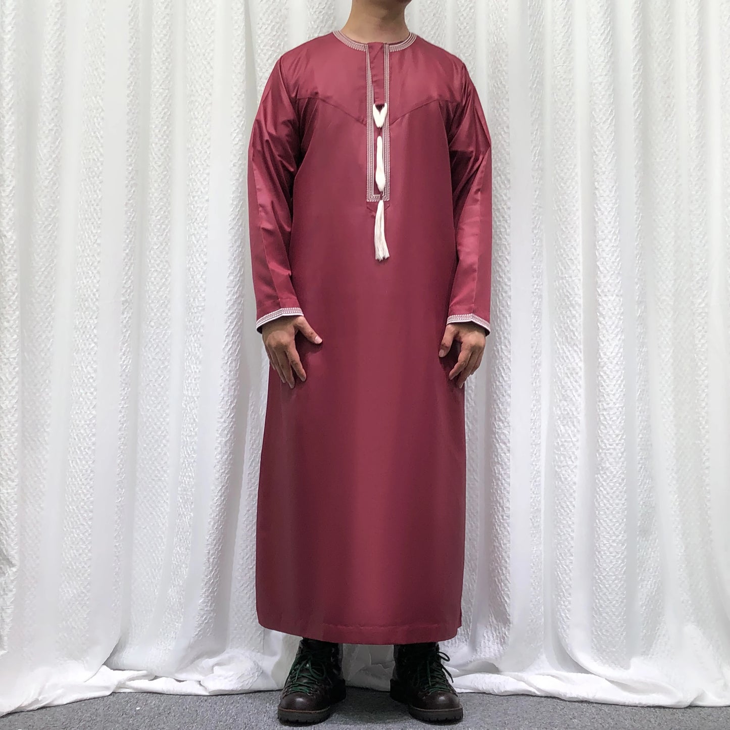 Premium Embroidery Men Thobe with Tassel Saudi Style Arabic Robe Islamic Clothing for Men Traditional Omani Kandura Jalabiya