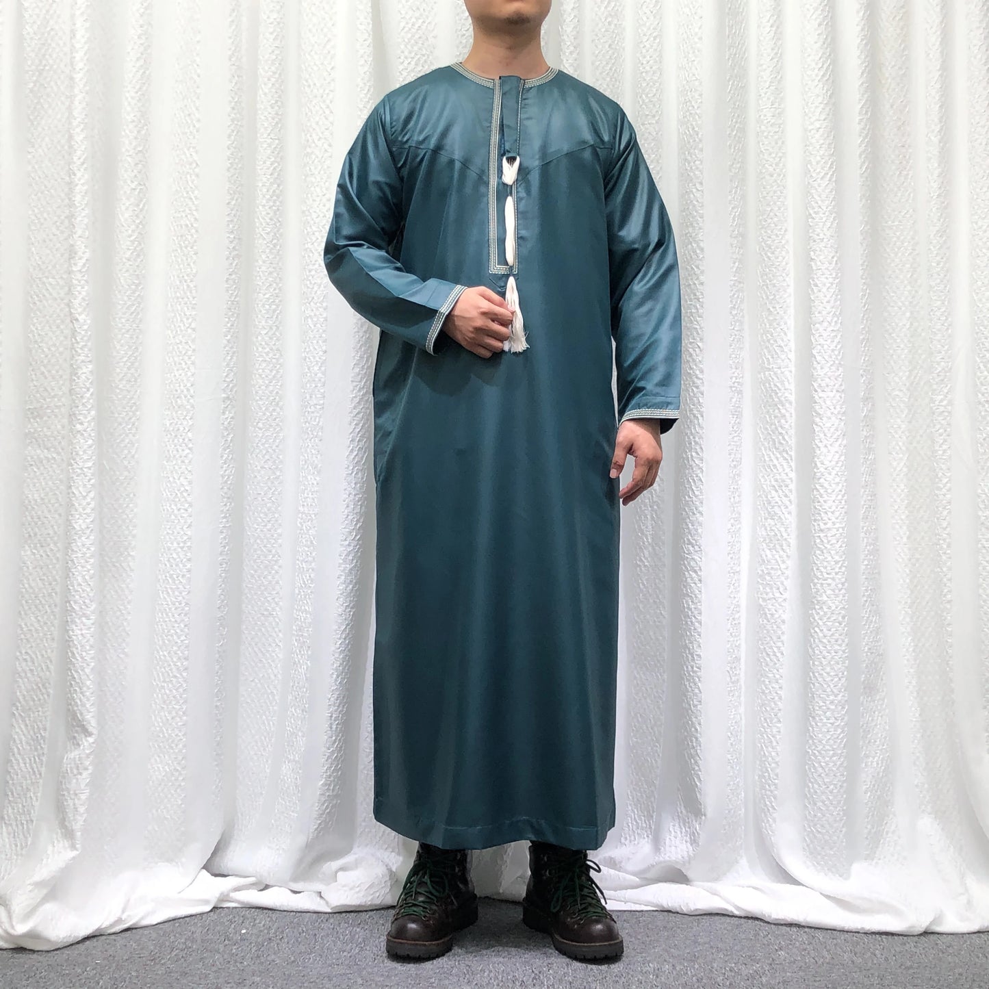 Premium Embroidery Men Thobe with Tassel Saudi Style Arabic Robe Islamic Clothing for Men Traditional Omani Kandura Jalabiya