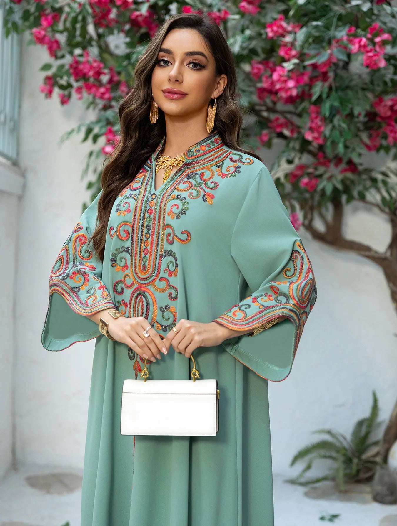 Ramadan EID Embroidered Luxurious Women's Evening Dress Middle East Islamic Clothing V-Neck Fashion Elegant Abayas With Belt